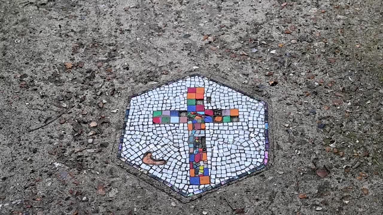 예수 의 십자가 에 못박히는 일, 런던, 영국