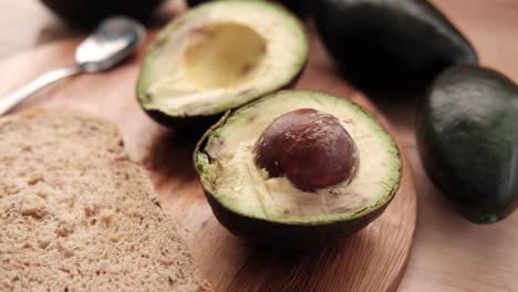 aguacate y pan