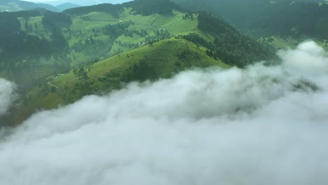 Sea-of-clouds-landscape-from-mountain-at-above-the-cloud