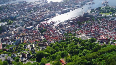 Bergen-Es-Una-Ciudad-Y-Municipio-De-Hordaland,-En-La-Costa-Oeste-De-Noruega.-Bergen-Es-La-Segunda-Ciudad-Más-Grande-De-Noruega.