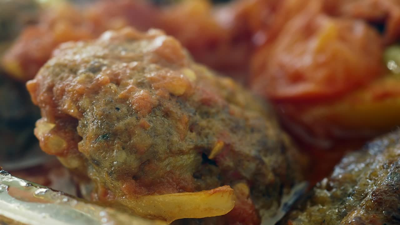 Delicious Cooked Meatballs with Tomato Sauce