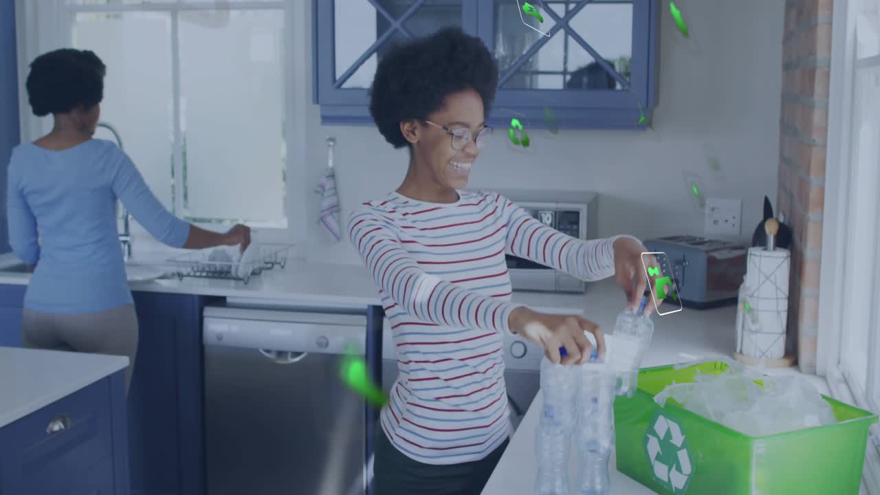 Animação de ícones ecológicos e processamento de dados sobre mulher afro-americana reciclando em casa
