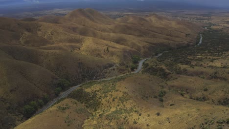 Aerial-drone-view-of-the-vast-land-of-Flinders-Ranges,-South-Australia