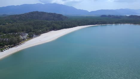 Isla-En-La-Playa-De-Arena-Malysia-Langkawi