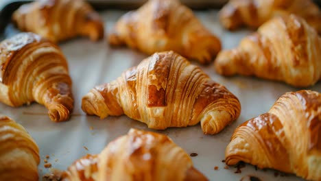 croissants recién horneados