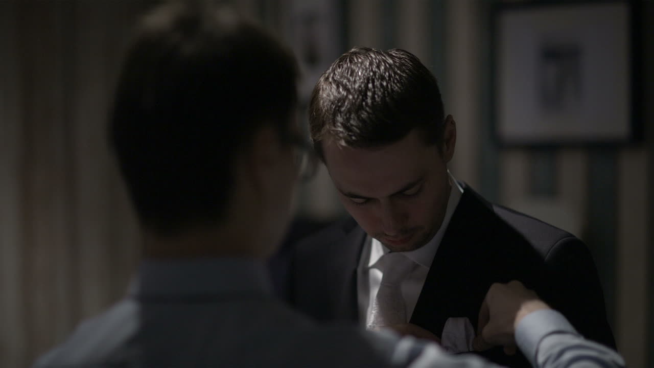 결혼 전에 옷을 입는 것