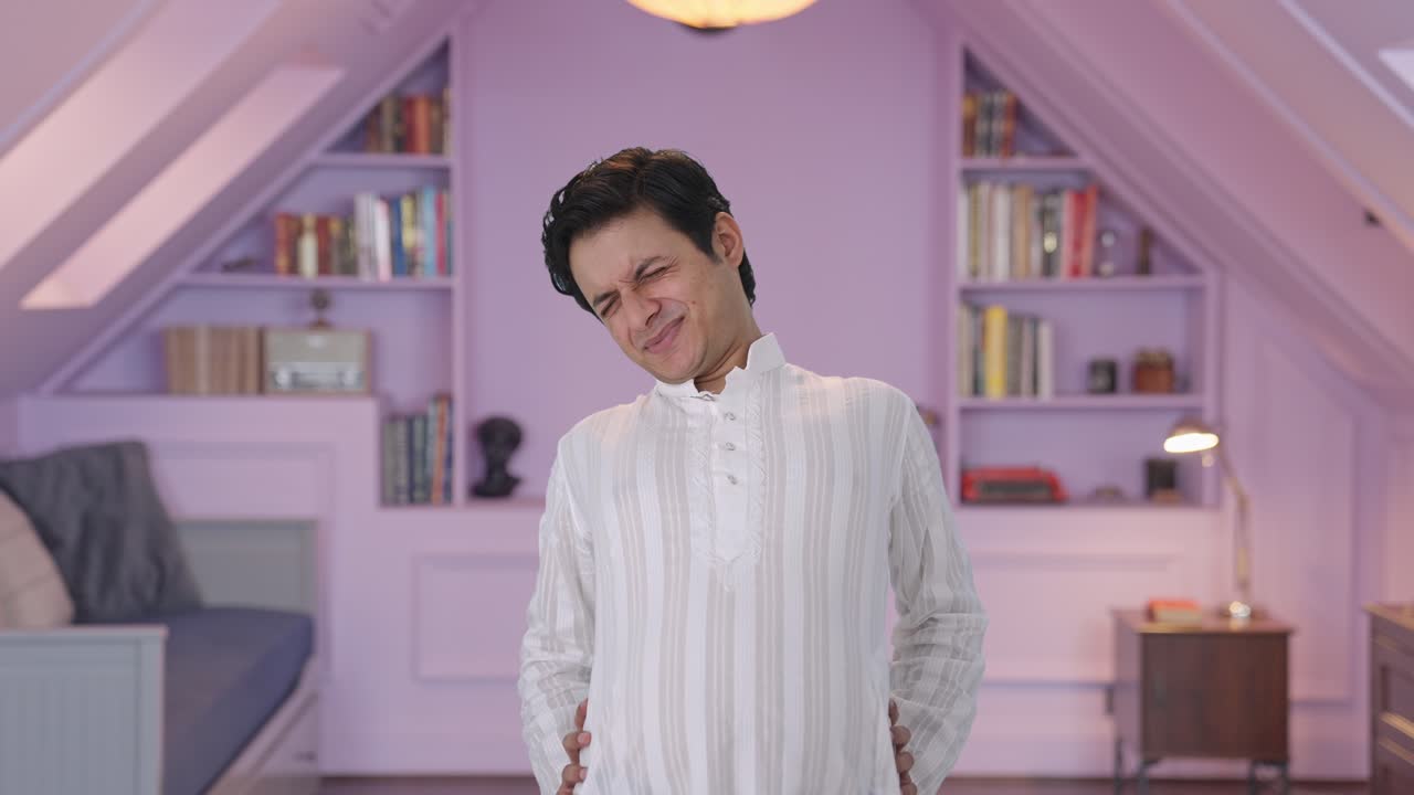 허리 통증 을  ⁇ 고 있는 인도인