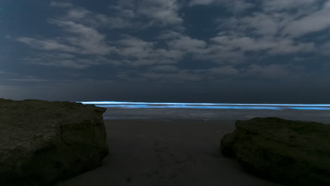 Bioluminescent-Waves-At-La-Jolla-Beach-At-Night-In-California,-USA