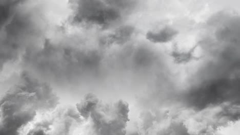 Streaks-of-lightning-converging-in-a-stormy-sky