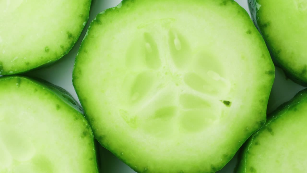 신선하게 잘라진 호박 회전의 상단 뷰 4k 매크로