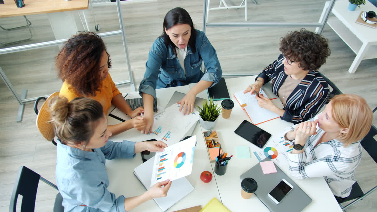 reunión del equipo de negocios