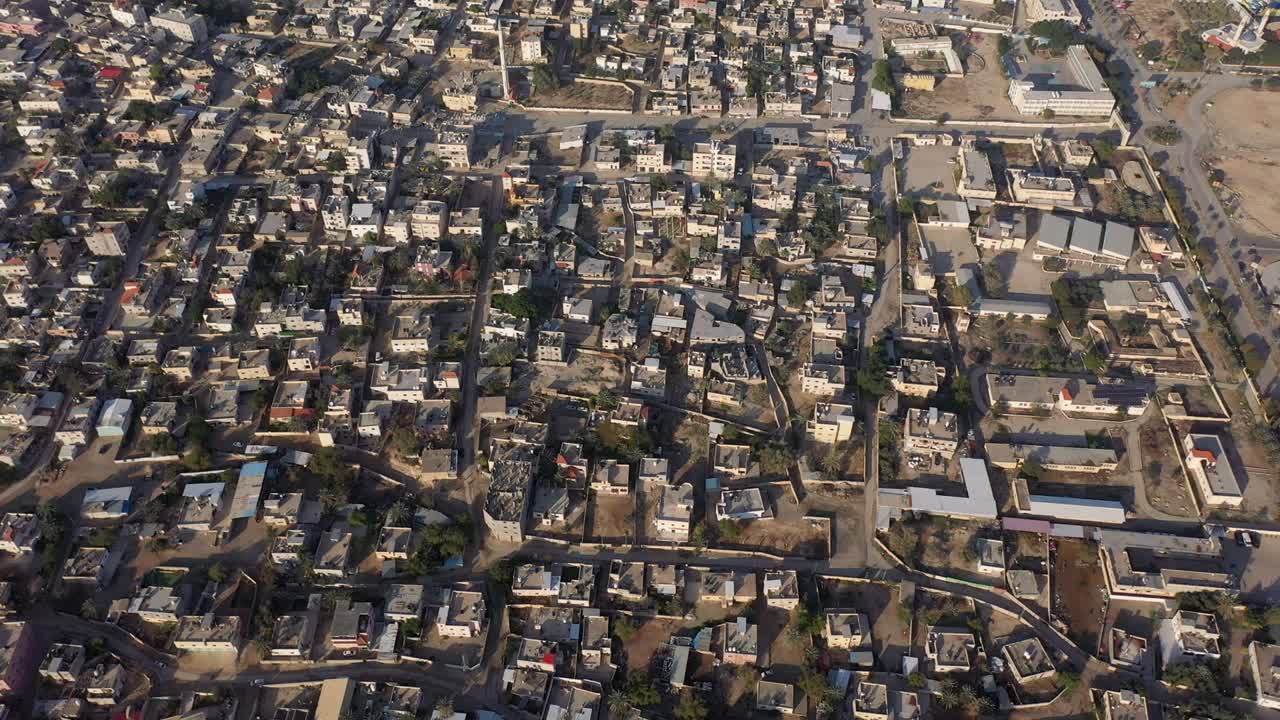 vista aérea sobre la ciudad de jericó en el territorio palestino techos