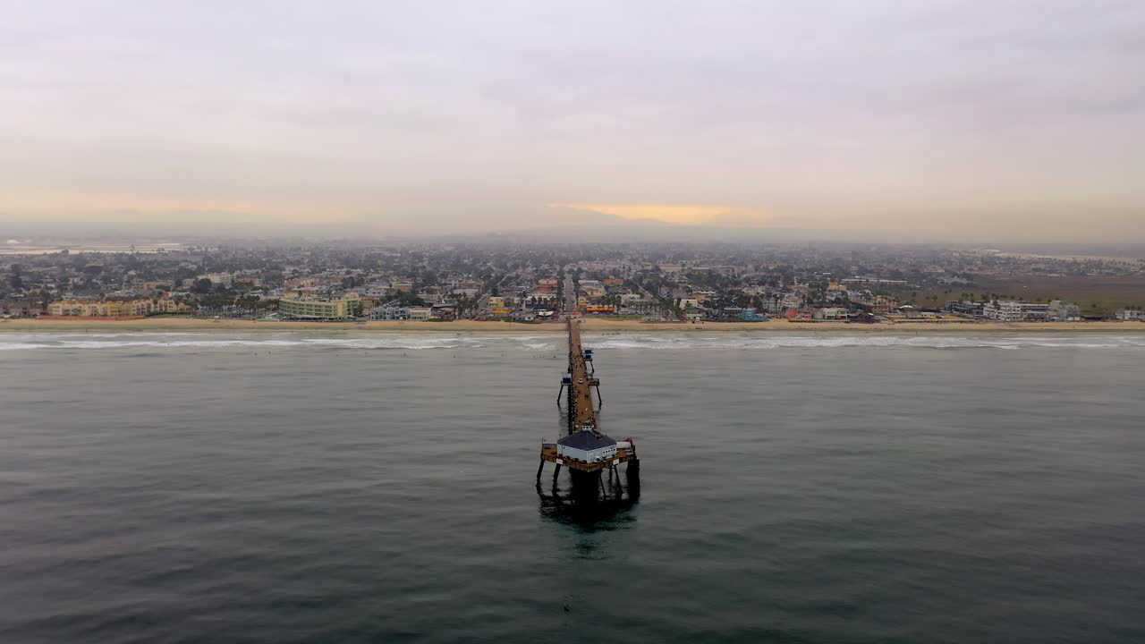 임페리얼 비치 피어의 해산물 레스토랑 - 임페리얼 비치의 포트우드 피어 플라자, 샌디에이고 카운티, 캘리포니아, 미국