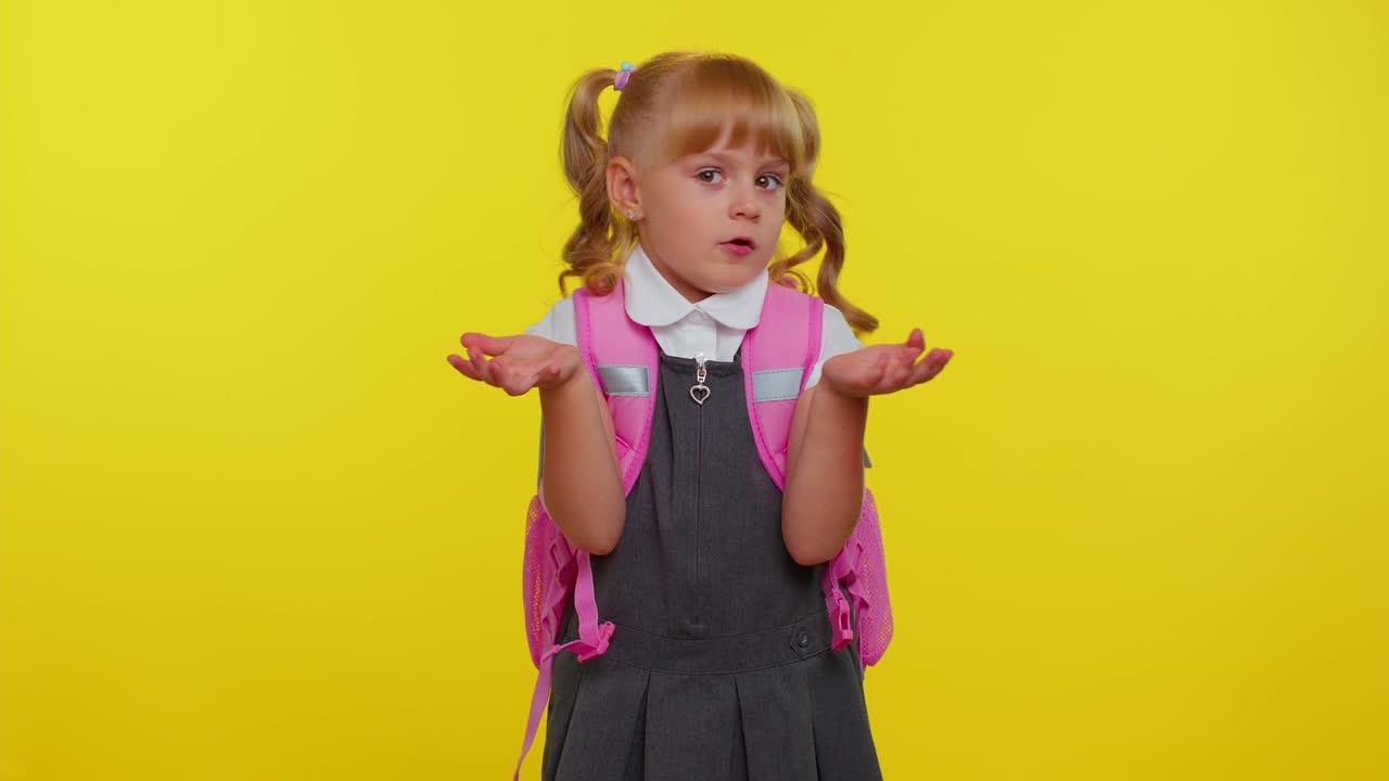 혼란스러운 여학생, 모호한 질문에 대해 부끄러워하는 느낌, 의심, 전혀 모르는 것, 아무것도 모르는 것