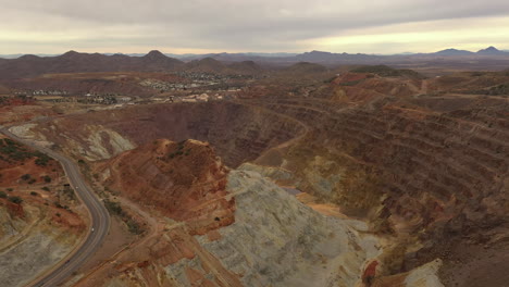 Bisbee-Arizona-open-pit-mine,-aerial-drone-view