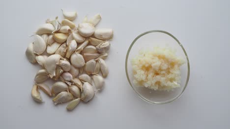 garlic cloves and minced garlic