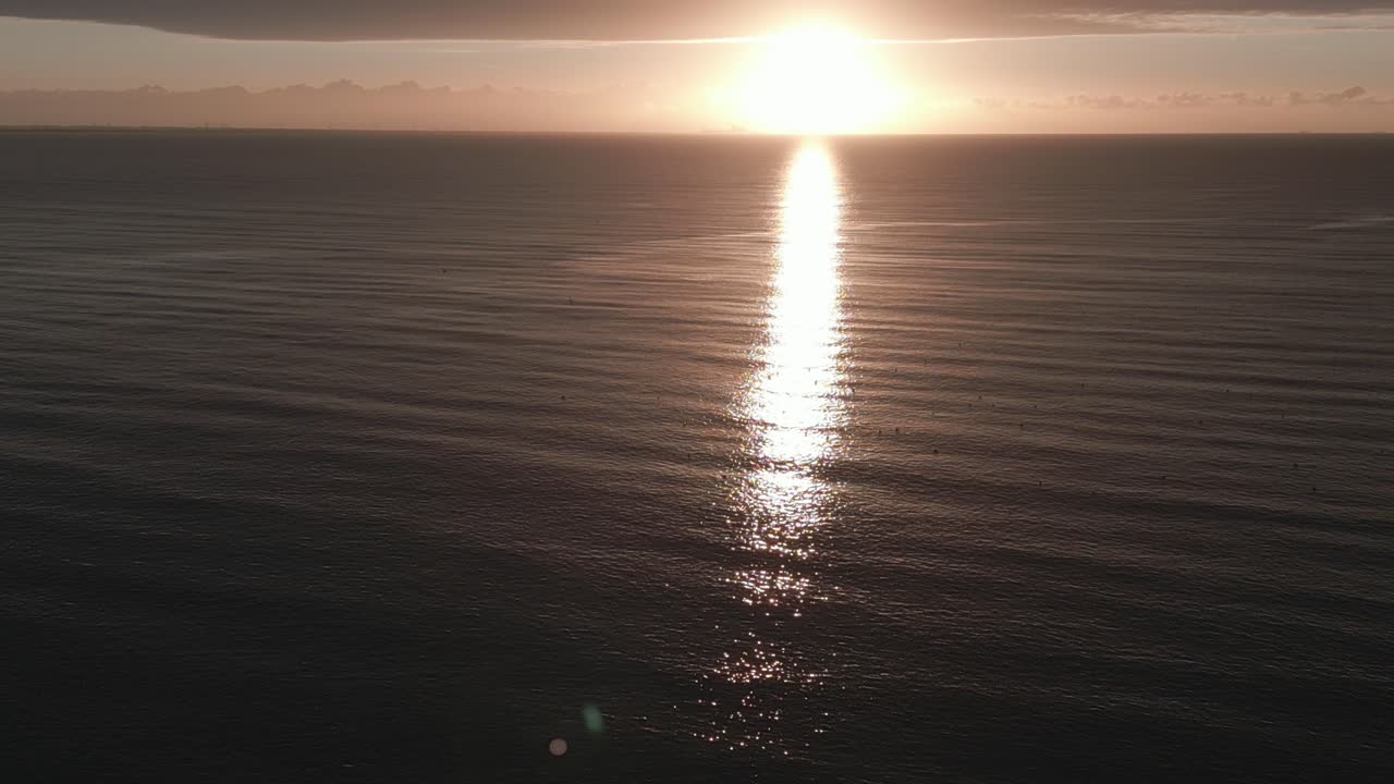 썰물 때 윈첼시 해변 풍경 보기 평평한 모래 노출