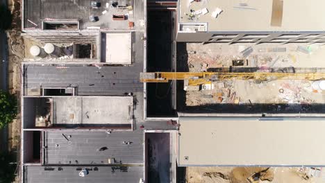 trabajadores en la construcción de edificios