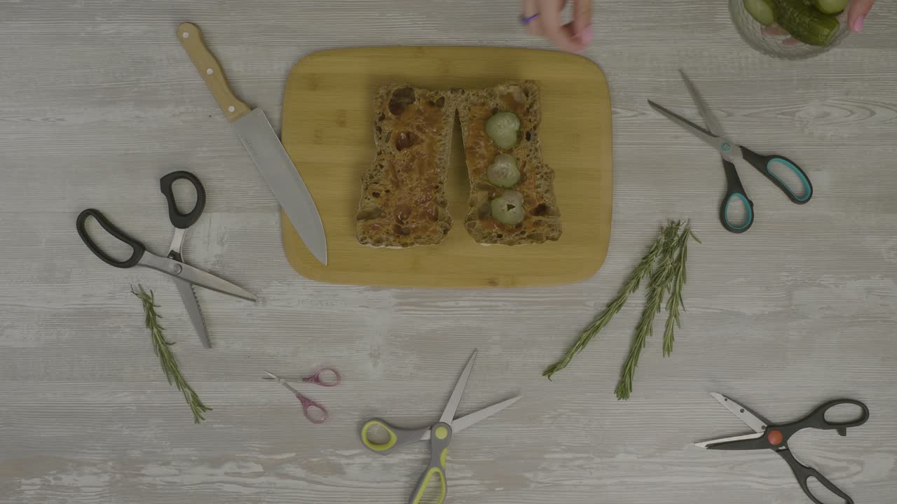 Estoy preparando un sándwich.