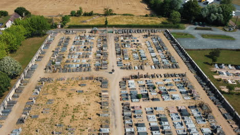 vista aérea de un cementerio