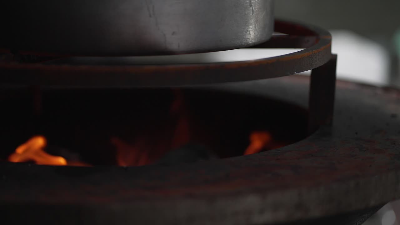 포르토 축제 에서 열린 불 에서 요리 하는 비