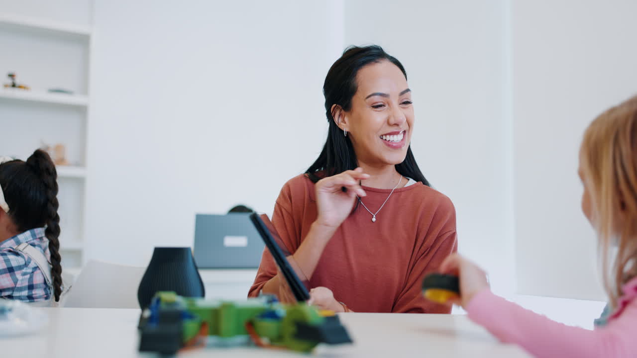 학교, 고등학교 5학년, 그리고 아이와 함께 있는 교사