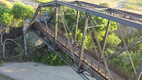 Iron-Horse-Trailhead-Bridge-in-Valencia,-CA