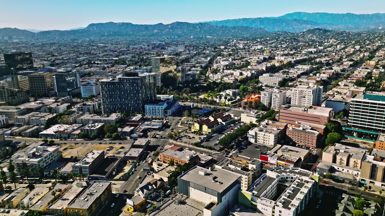 Pasadena neighborhood northeast of downtown Los Angeles