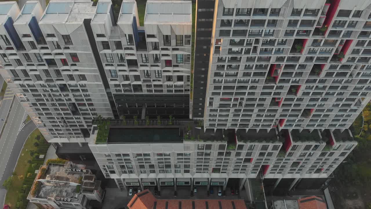 쿠알라 ⁇ 푸르 의 해가 뜨는 동안 타마린드 스위트 사이버자야 의 공중 전망