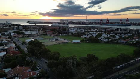 Fremantle-Al-Atardecer-En-Australia-Occidental