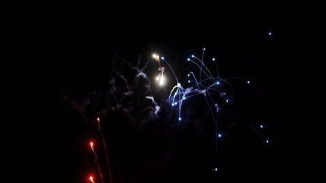 espectáculo de fuegos artificiales de año nuevo 2