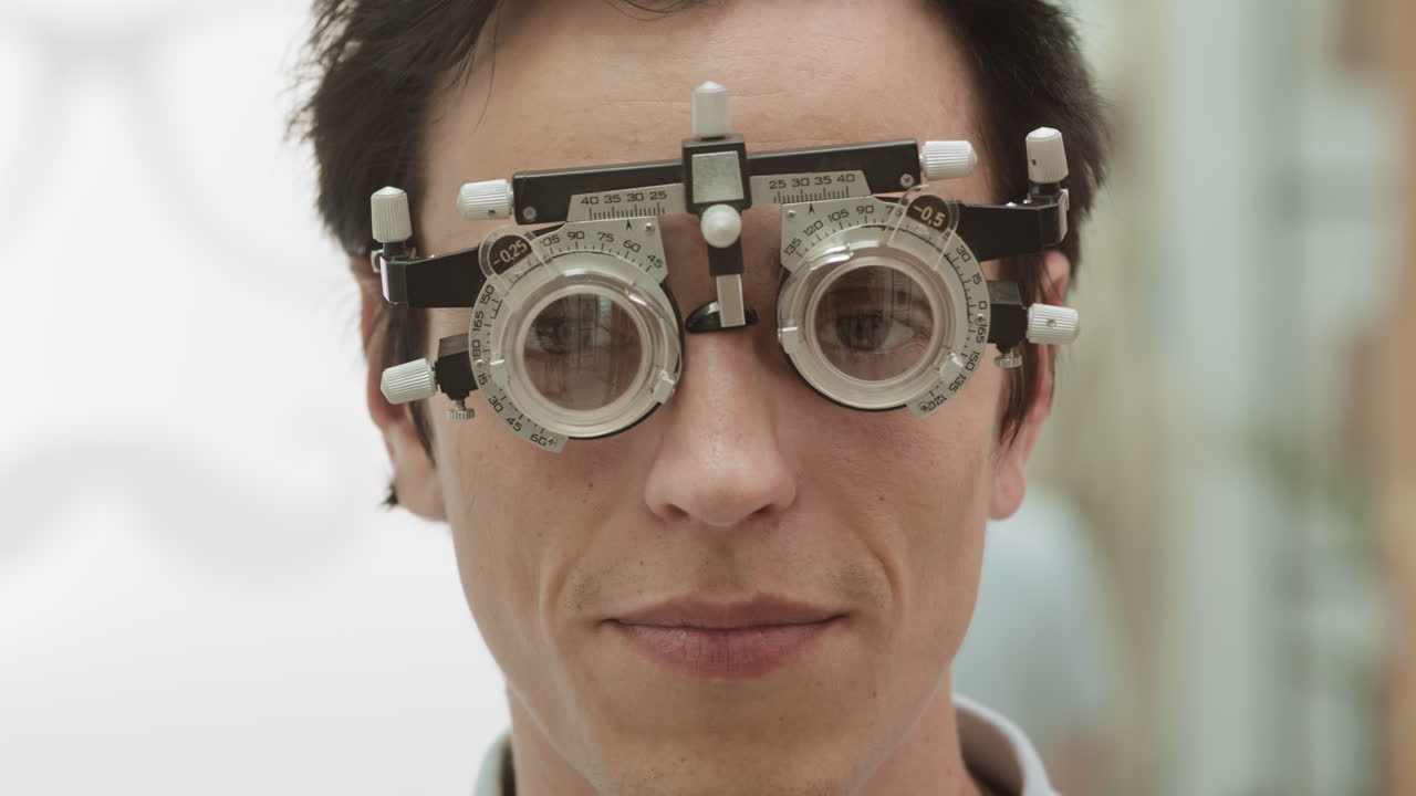 포로프터 (phoropter) 를 이용한 눈 검사