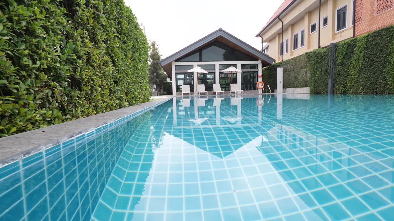 Stylish and Modern Summer Pool House