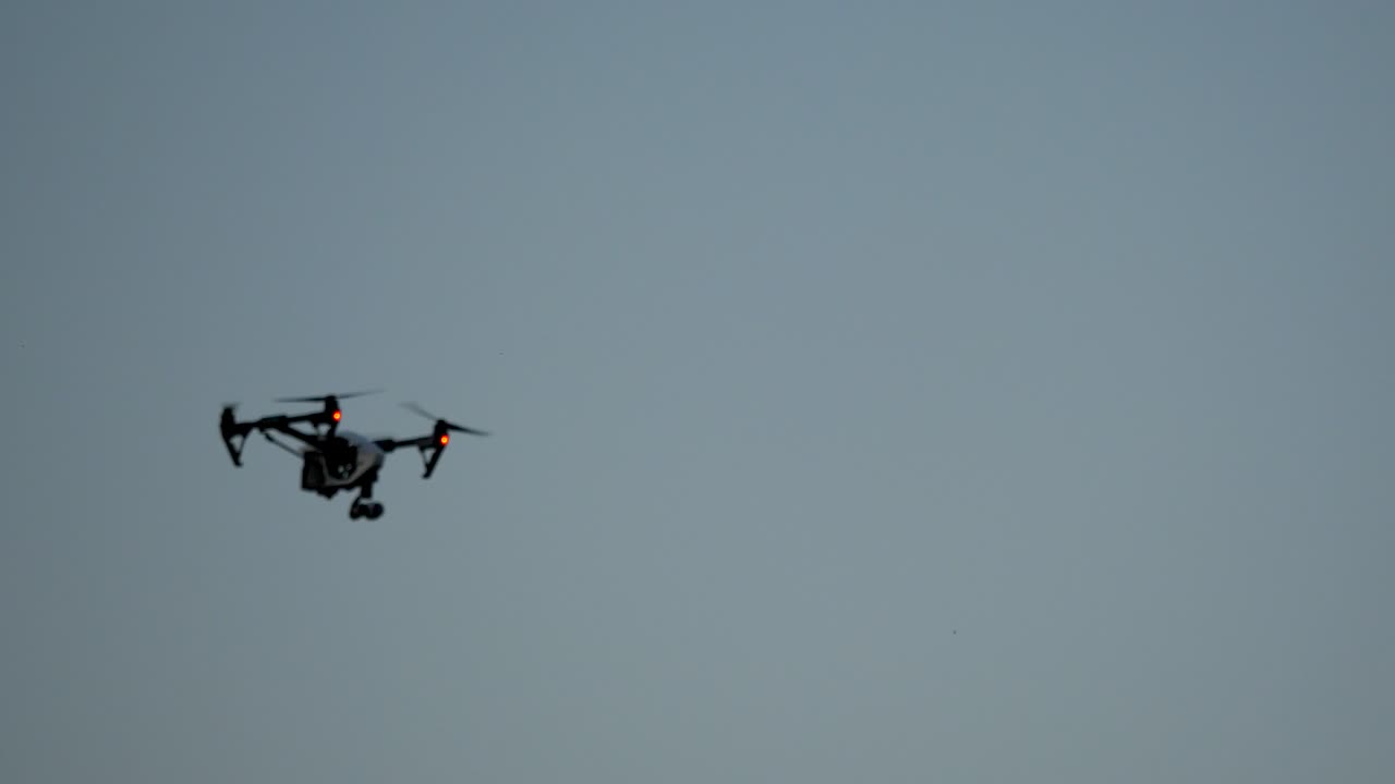 비행 중인 드론