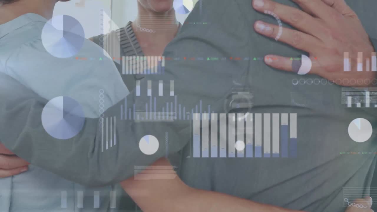 animación del procesamiento de datos financieros sobre diversas personas de negocios que abarcan