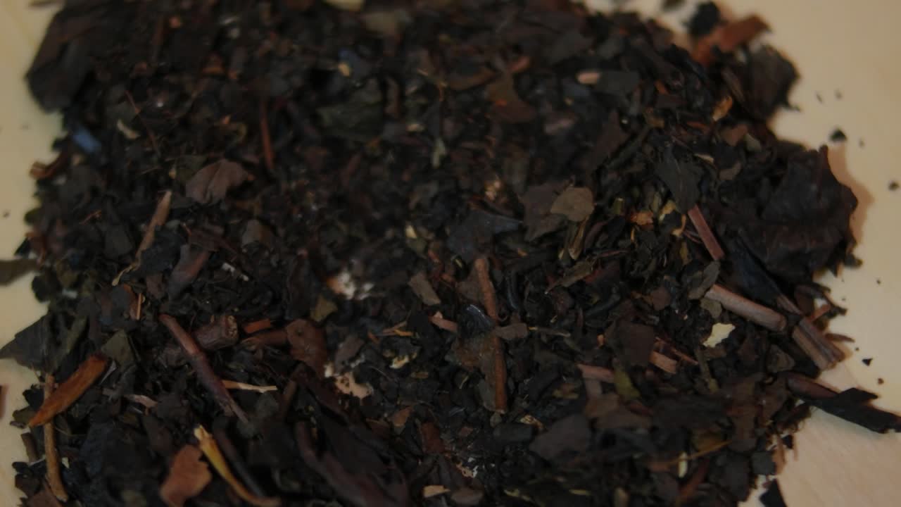 Primer plano de hojas de té secas