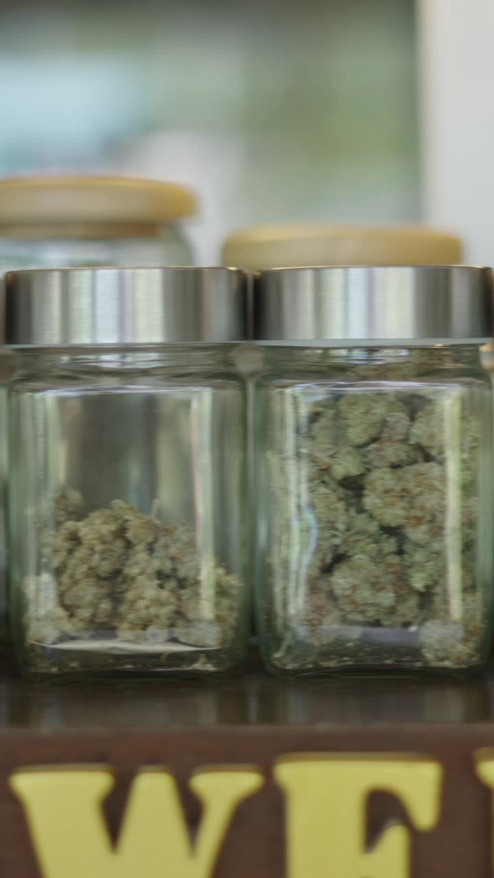 Krukker med marihuana