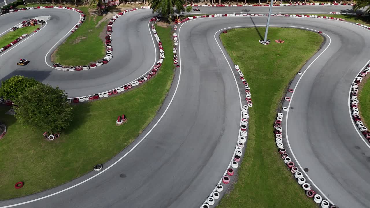 고카트 트랙 의 공중 에서 볼 수 있는 모습