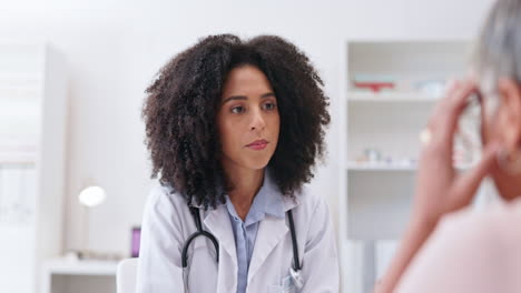 Woman,-doctor-and-consulting-patient-at-clinic