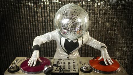 mr disco dj 4k 04