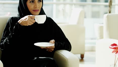 portrait international emirati business female wearing national dress