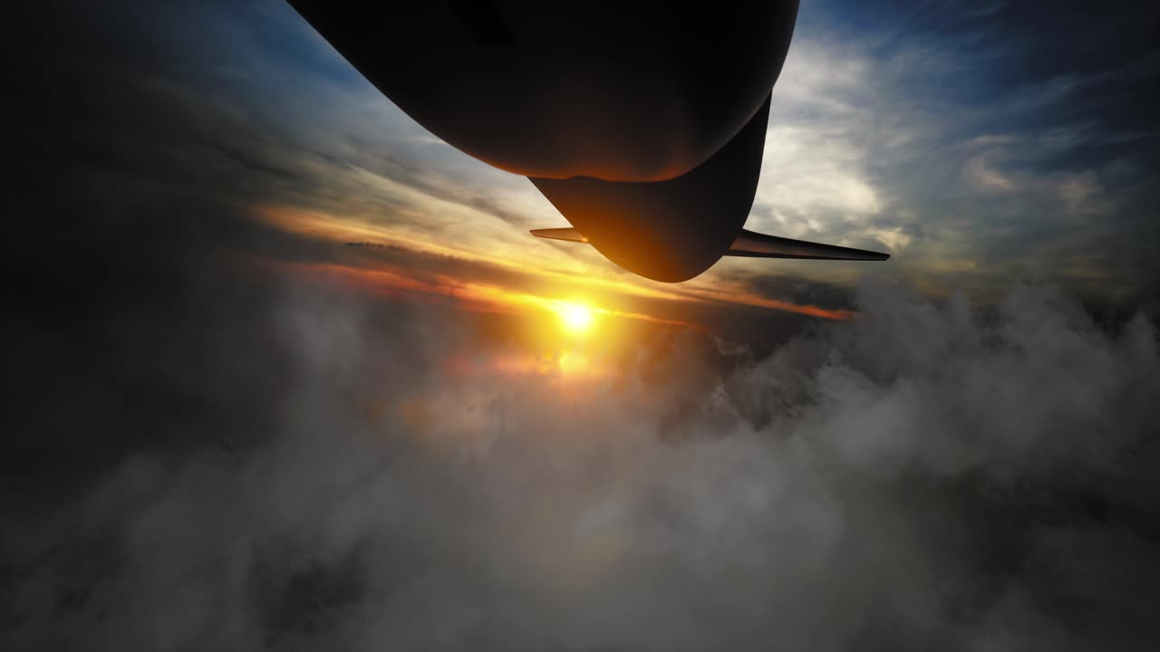 avión de pasajeros alto en el cielo. puesta de sol y nubes oscuras