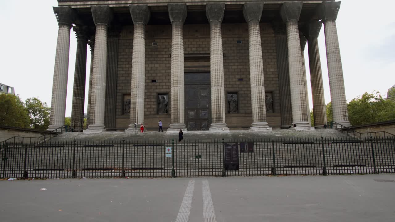 장소 마들렌 전면보기에 가톨릭 교구 교회