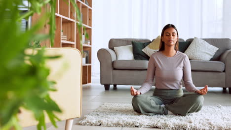 Mujer,-Zen-Y-Meditación-En-La-Alfombra-En-La-Sala-De-Estar