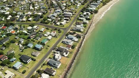 Blick-Aus-Der-Vogelperspektive-Auf-Luxusimmobilien-Am-Strand