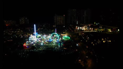 see the fair from the sky, and the city around don´t stop