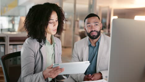 Business-people,-tablet-and-computer