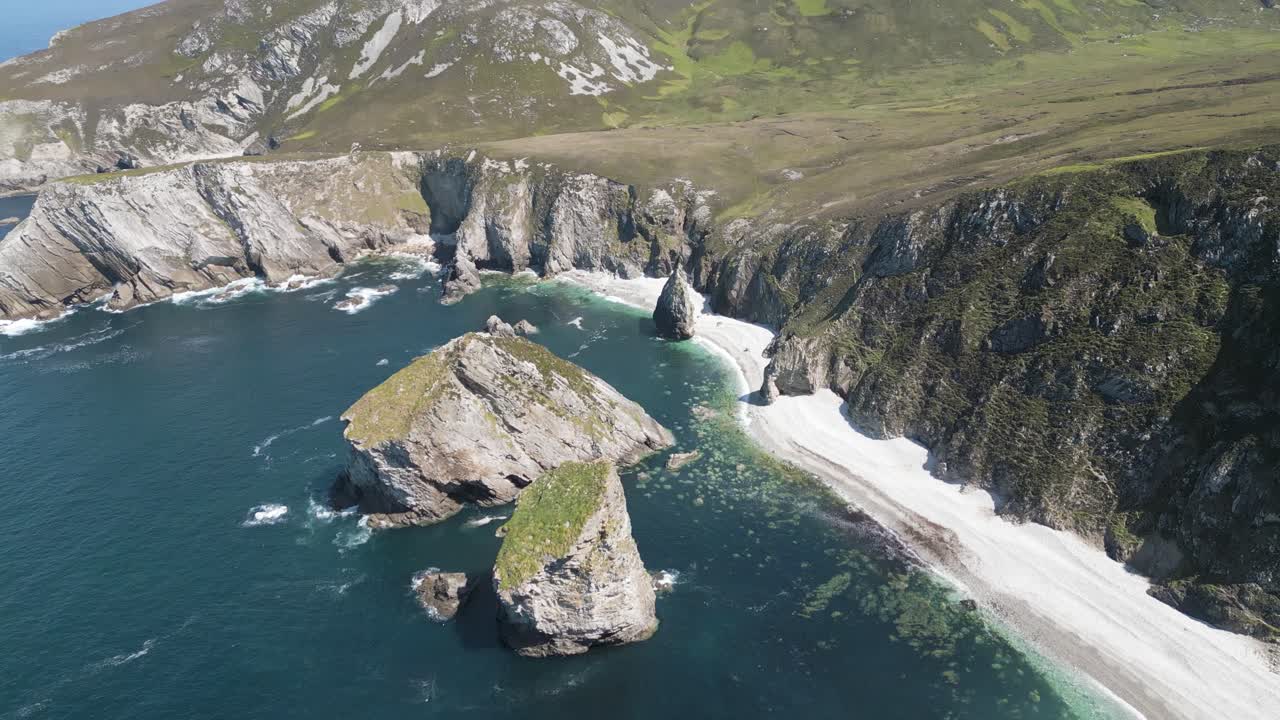 글렌로우 베이 (glenlough bay) 는 아일랜드 도네갈 카운티에 위치한 멋진 해변이다.