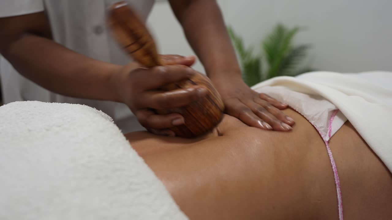 Seduta di massoterapia