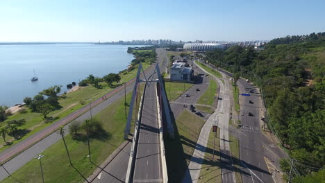 4k-Fliegen-Durch-Die-Überführung-In-Porto-Alegre